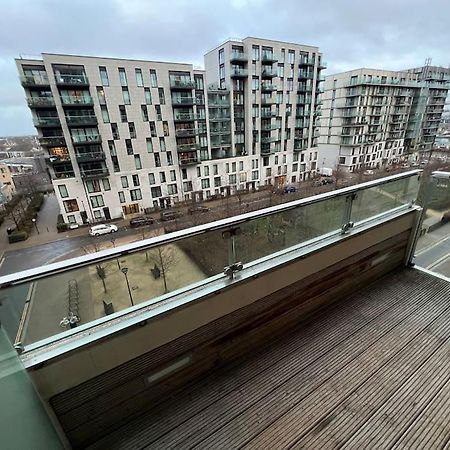 Modern 2 Bed - Olympic Park Stratford Apartment Лондон Екстериор снимка